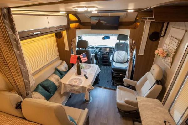 瑞弗T800房車 功能完備給您一個移動的家