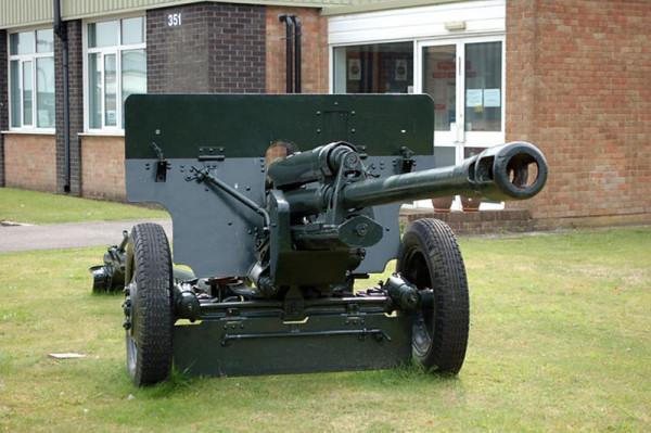 越南用美國M548底盤改裝的簡易自行反坦克炮等 越南用美國M548底盤改裝的簡易自行反坦克炮等