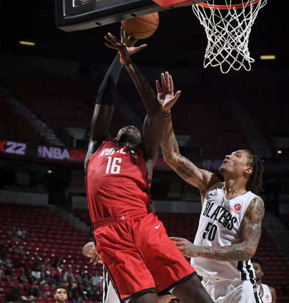 真給機會了!火箭23號秀4中1僅得2分,短板明顯將離隊 真給機會了!火箭23號秀4中1僅得2分,短板明顯將離隊