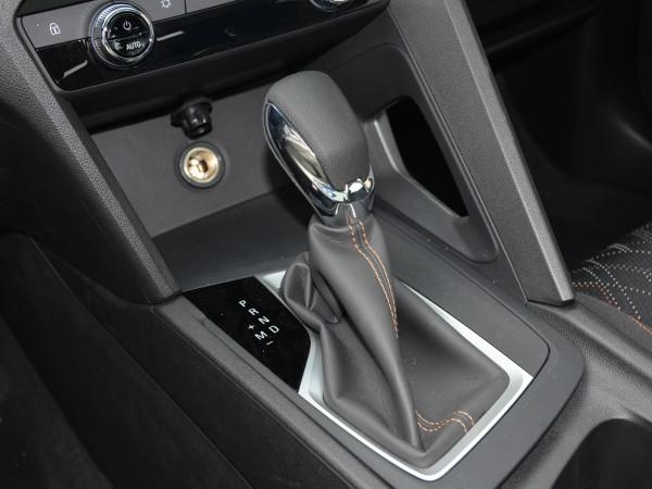 10萬級緊湊型車,沃蘭多和榮威ei6 MAX對比哪個好? 10萬級緊湊型車,沃蘭多和榮威ei6 MAX對比哪個好?