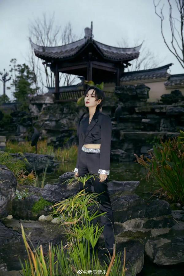 12.7圖:劉亦菲、楊冪、張嘉倪、周筆暢、李棟旭、檀健次、張慧雯 12.7圖:劉亦菲、楊冪、張嘉倪、周筆暢、李棟旭、檀健次、張慧雯