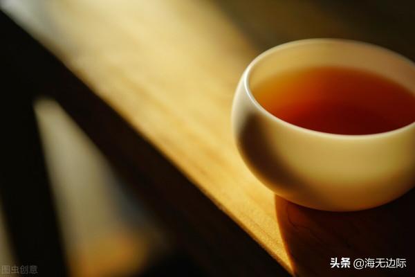 負暄閉目坐，心與虛空俱