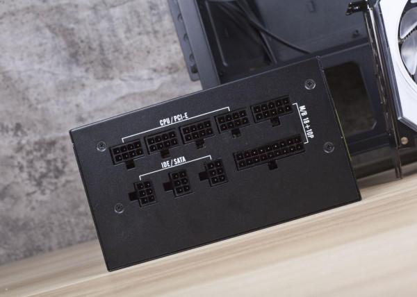 安鈦克NX700推出全新&OpenCurlyDoubleQuote;金剛狼&rdquo;版本機箱？這暴力美學愛了