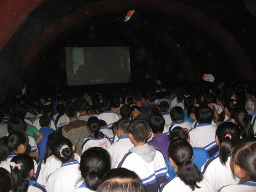 家長靈魂之問：“學校為了賺錢簡直絞盡腦汁”學校真就如此不堪？