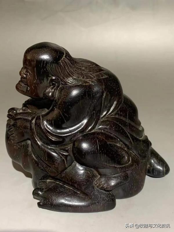 清代紫檀木劉海戲金蟾擺件鑑賞