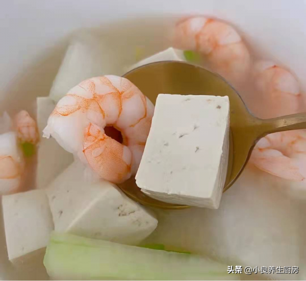 冬季,給孩子多喝這湯,葷素搭配營養高,補鈣質,別捨不得花錢 冬季,給孩子多喝這湯,葷素搭配營養高,補鈣質,別捨不得花錢