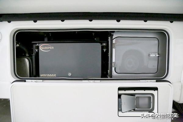 滿足6乘6臥,體現自家產品特色!實拍賓歌CD520雙拓版房車 滿足6乘6臥,體現自家產品特色!實拍賓歌CD520雙拓版房車