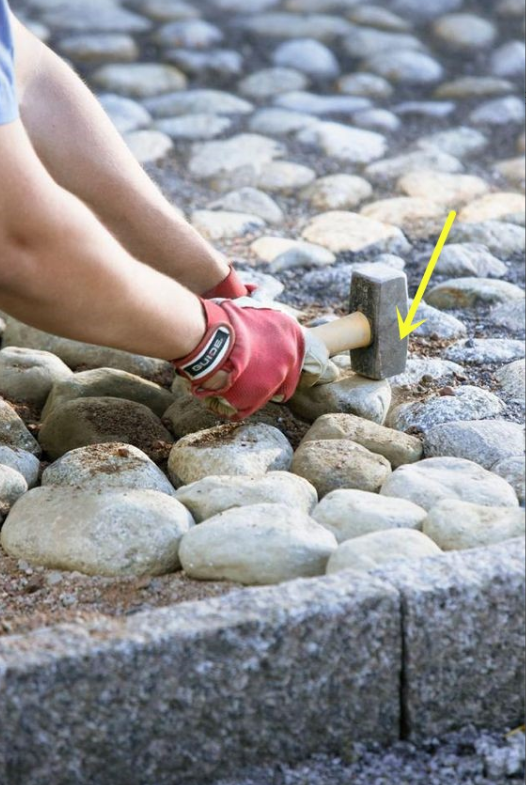 院子地面鋪設又出妙招,省工省錢,耐用性更是地磚、打水泥的2倍 院子地面鋪設又出妙招,省工省錢,耐用性更是地磚、打水泥的2倍