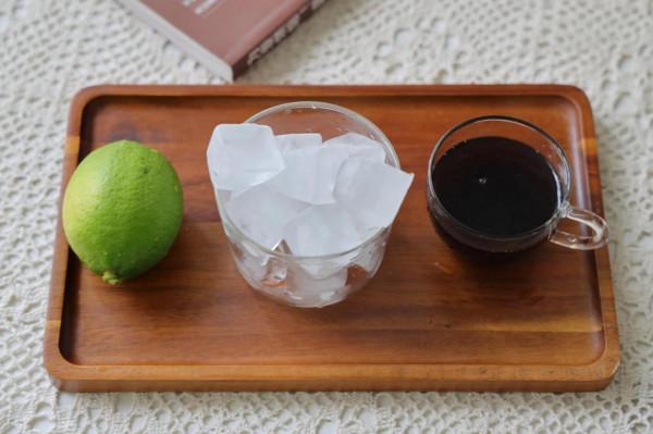 在家自制一杯冰美式有多簡單？學會再也不用去咖啡館了，無敵簡單