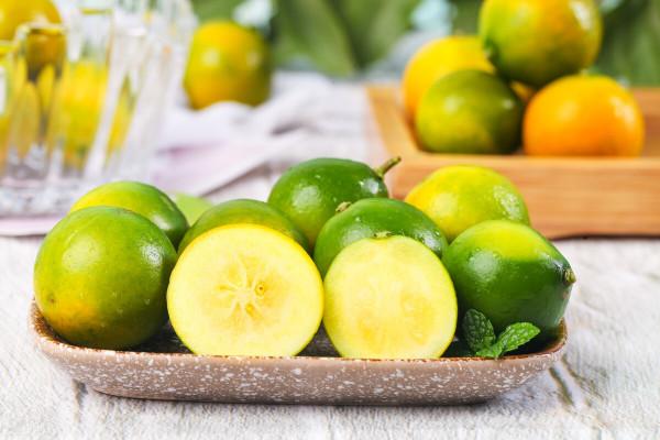 壹健康經驗:金桔子皮上為什麼油油的?金桔要帶皮吃嗎 壹健康經驗:金桔子皮上為什麼油油的?金桔要帶皮吃嗎