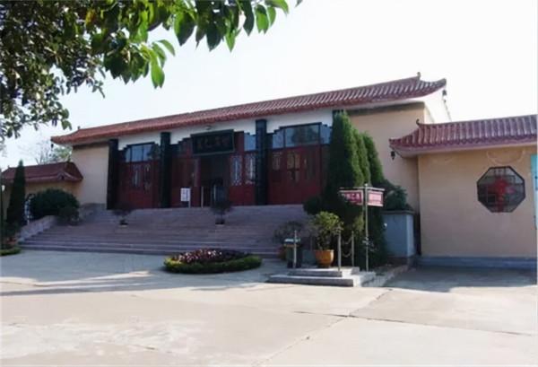 1978年，湖北發現豪華水墓，出土21口陪葬棺材