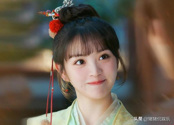 新古偶甜寵劇來襲，冷麵男神愛上元氣小紅娘，逗趣甜蜜引人期待