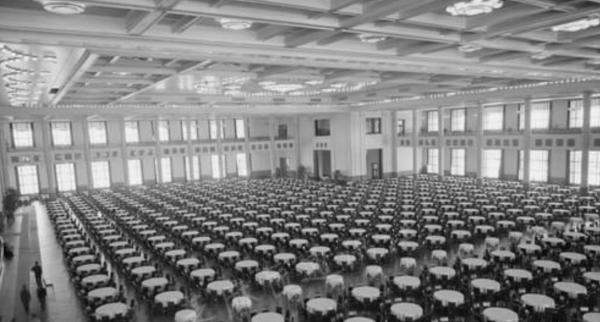1959年，人民大會堂天花板藏了50人，“國宴總管”緊張得直冒冷汗