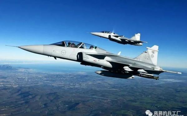 南非空軍戰鬥機已經停飛4個月，空有好飛機卻淪為器官捐獻者