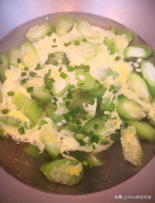 饅頭這樣做，鬆軟營養又飽腹，搭配非烤箱版烤雞、果蔬，真美味