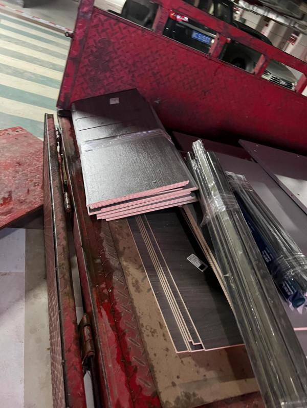 1月27號開始櫃子送貨，安裝