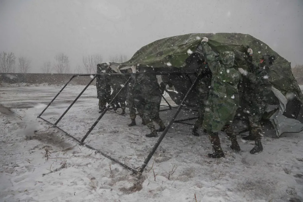 六中全會精神在軍營｜瞄準未來戰場，火箭軍某部組織跨區域合成演練