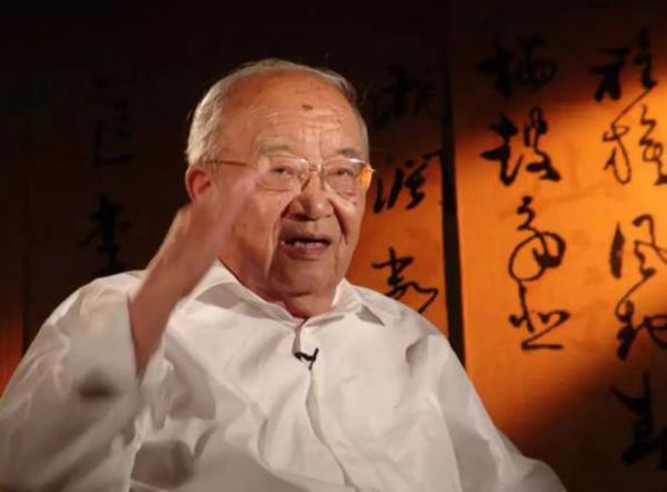 《我的祖國》詞作者喬羽：與周總理對飲不醉，住院時讓輸五糧液