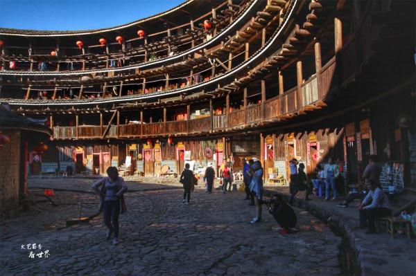 南靖土樓叫做“四菜一湯”,遊客絡繹不絕,門票年收入超2.5億 南靖土樓叫做“四菜一湯”,遊客絡繹不絕,門票年收入超2.5億