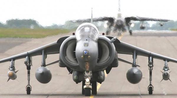 中國空軍想買鷂式戰機,英國開價2800萬元,幸虧我們一架都沒買 中國空軍想買鷂式戰機,英國開價2800萬元,幸虧我們一架都沒買