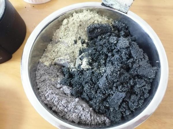 自己在家也可以製作的三黑粉（黑芝麻黑豆黑米），純天然，無新增