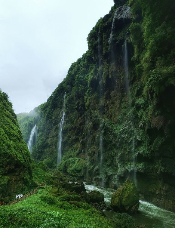 跑過關興公路嗎？說“自駕必去”，200公里我玩出了“貴州味道”