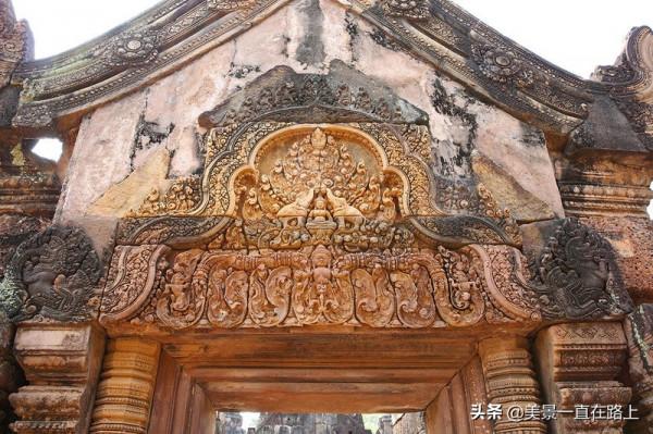 意象裡的吳哥3—女王宮，午後綻放的紅色玫瑰