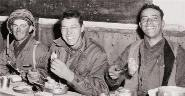 志願軍餓著肚子,讓美軍吃掉幾個熟土豆,卻意外地為我軍立下大功 志願軍餓著肚子,讓美軍吃掉幾個熟土豆,卻意外地為我軍立下大功
