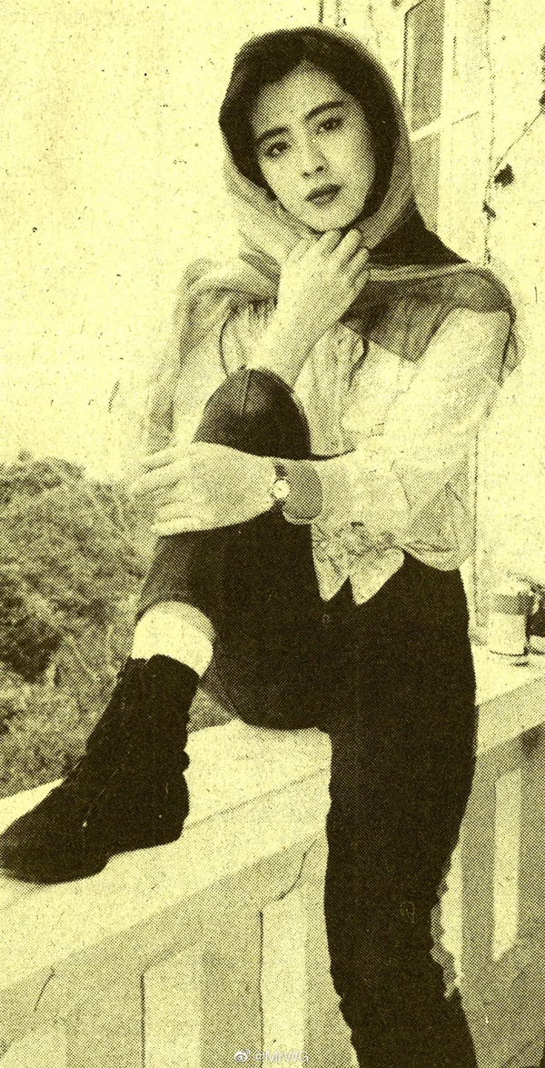 30年前在片場的王祖賢(多圖),躺在懷裡的那張可太美了 30年前在片場的王祖賢(多圖),躺在懷裡的那張可太美了