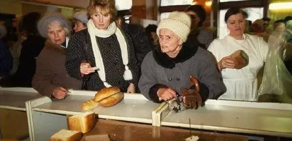 決定俄羅斯命運的16塊錢，普京如何靠這點小錢，成為俄羅斯總統？