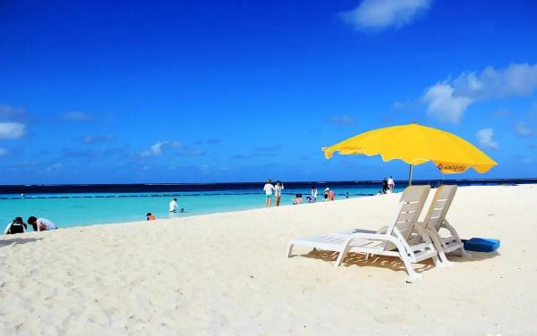 兩座軍艦島，一座是罪惡之島，一座是天堂之島，都與日本有關