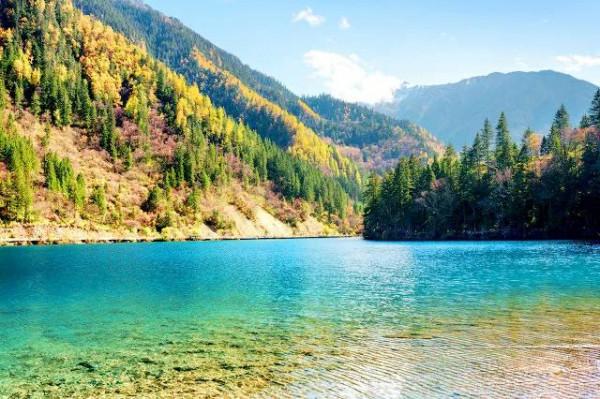 煙波浩渺李白湖,淳樸明澈杜甫湖——請你給山中玉湖起個雅名 煙波浩渺李白湖,淳樸明澈杜甫湖——請你給山中玉湖起個雅名