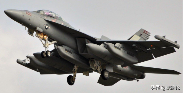 56架對112架,西太平洋中美艦載機力量對比,差距很大,仍需追趕 56架對112架,西太平洋中美艦載機力量對比,差距很大,仍需追趕