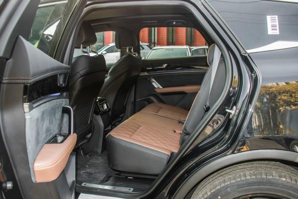 實拍比亞迪唐，配2.0T+6AT動力，7座佈局，到底香不香？