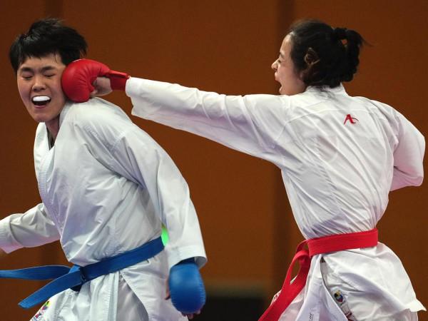 空手道——女子61公斤以上級決賽:龔莉奪冠 空手道——女子61公斤以上級決賽:龔莉奪冠