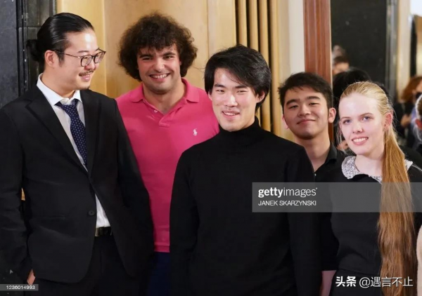 李雲迪奪冠21年後，又一華裔男孩成肖邦大賽冠軍，他們差距有多大