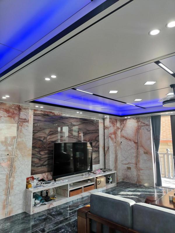 為何整合吊頂蜂窩大板能悄然串紅家裝市場並迅速佔有大比率份額？