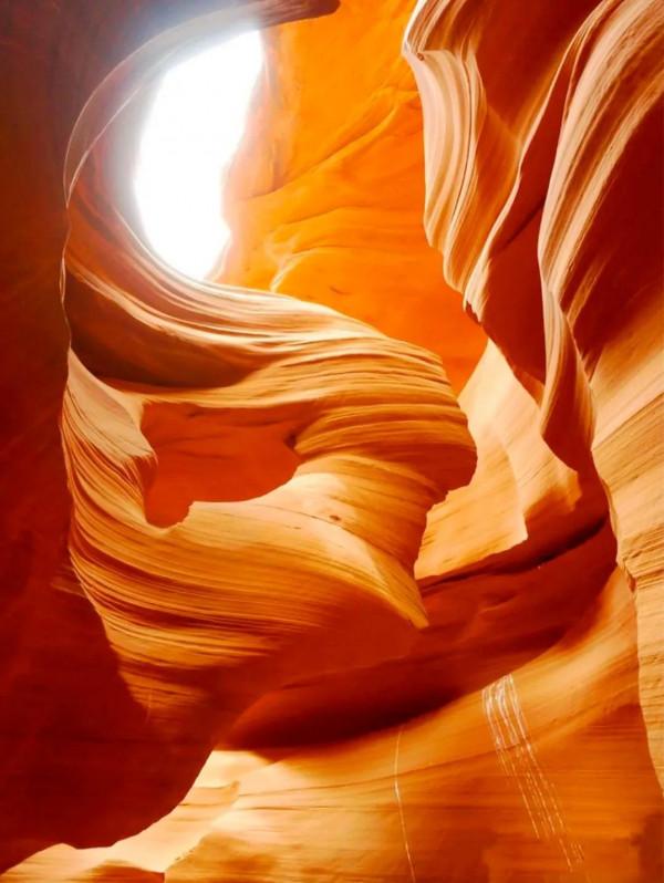 分享：醉美的羚羊峽谷，你見過嗎？大自然的恩賜，奇幻美景