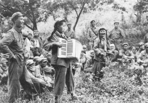 志願軍女戰士被抓,吳瑞林大怒:不惜代價,砸鍋賣鐵把人救回來 志願軍女戰士被抓,吳瑞林大怒:不惜代價,砸鍋賣鐵把人救回來