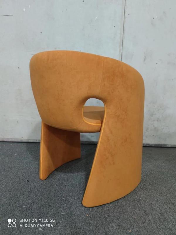 分享一把椅子丨故事潺潺流過丨身體學會閱讀