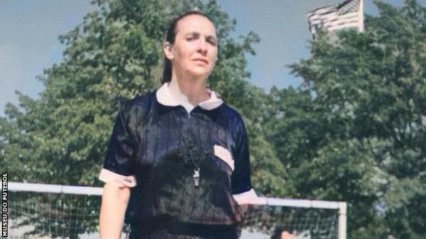 坎波斯-與偏見和父權制作鬥爭成為裁判的巴西人 坎波斯-與偏見和父權制作鬥爭成為裁判的巴西人