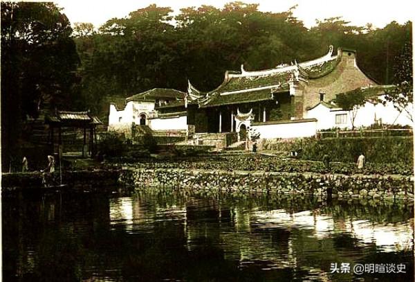 清代一樁奇案，老宅半夜鬧鬼，案情撲朔迷離，捕頭破案，揭穿謎底