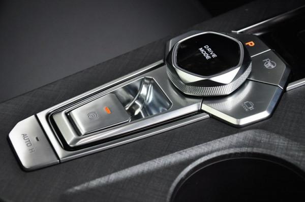 試駕即將上市的長安UNI-V：個性十足 效能更佳