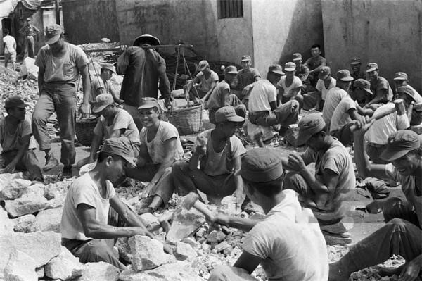 美國總統竄訪臺灣，毛主席拍板：貴客要來，打7萬發炮彈迎接