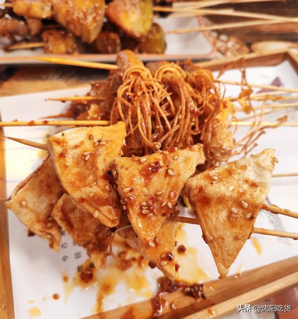 從環境餐具炸串主食上並沒有懷舊感覺，為啥叫懷舊炸串