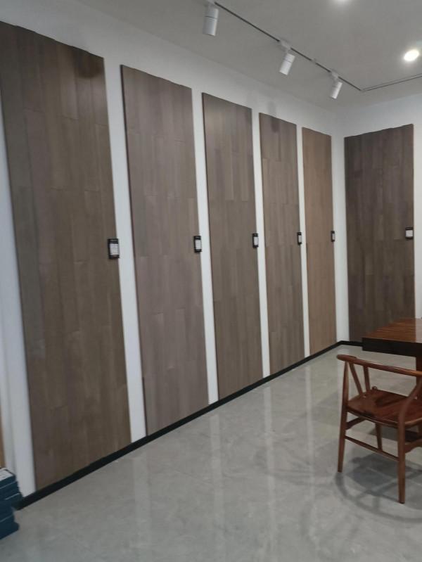 買地板選什麼材質