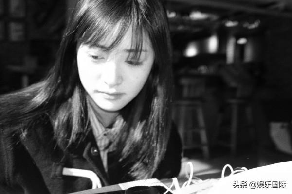 沈月曬美照 甜笑展現日系少女氣息