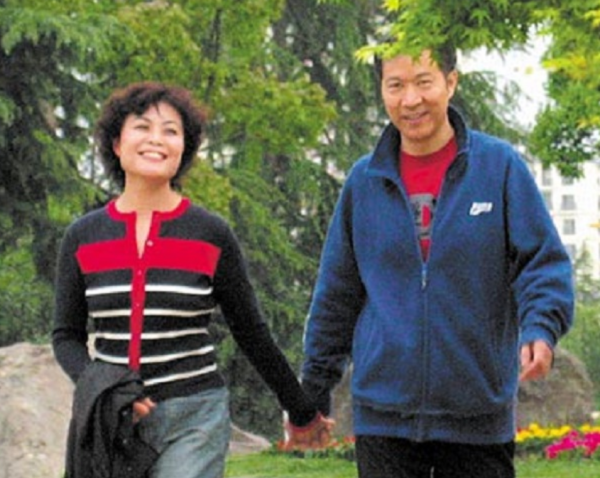 中國作協主席鐵凝，54歲等來真愛：我寧願沒有，也不要湊合的婚姻