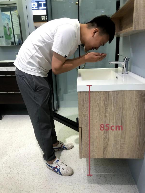 我踩雷了!這種浴室櫃真的太雞肋了!誰買誰後悔 我踩雷了!這種浴室櫃真的太雞肋了!誰買誰後悔