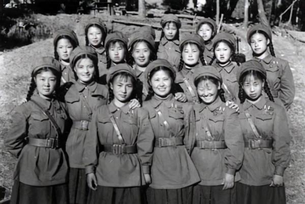 土匪唐漢雲：帶500名匪徒攔截文工團女兵，最後栽在農家婦女手中